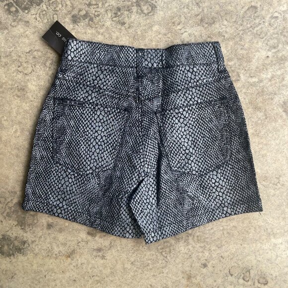 Vintage Y2K NWT RVT Jeans Co 13/14 Black and Grey Reptile High Waist Shorts - Picture 3 of 3